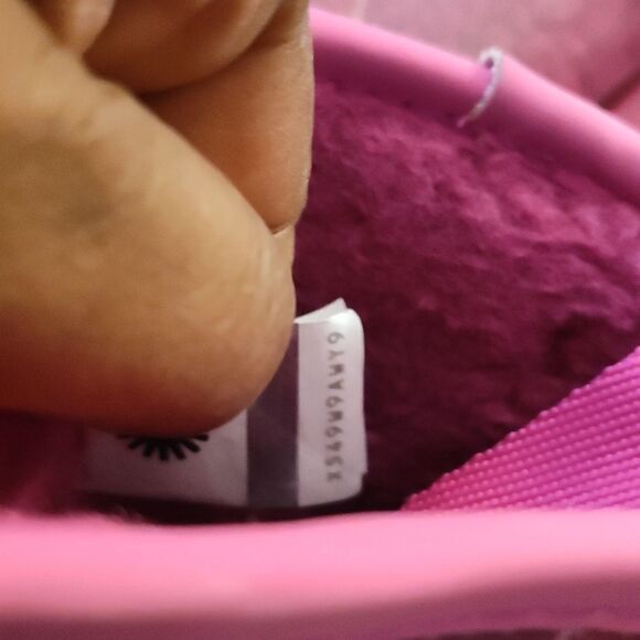 Ugg pink furry boots - Picture 10 of 11